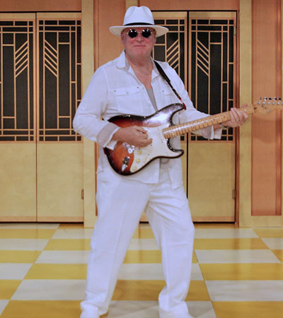 Mark Dennison as Drew Abbot